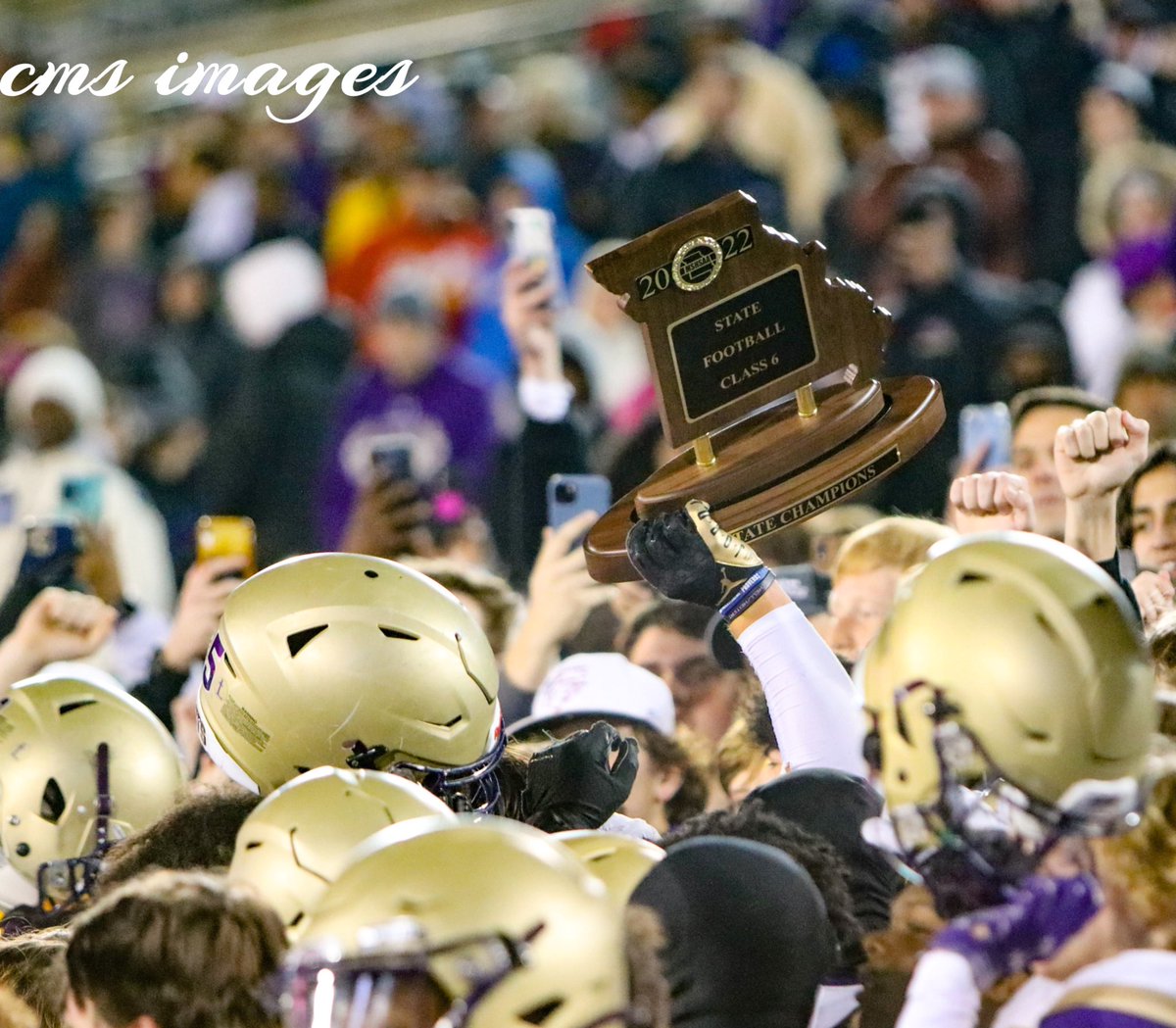 ChrisSchmitz168's tweet photo. “Dynasty Defined”
Congrats to the CBC Cadets on their C6 Missouri State Football Championship! That makes 5️⃣ since 2014! *Give me a follow now so you don’t miss the “Signature Series” post-season awards. @CBCFootball @CBCHighSchool @cbccadets @CBCSLC #ShowMeBowl22 #B2B🧱 #STL https://t.co/zQPEyURQ2u