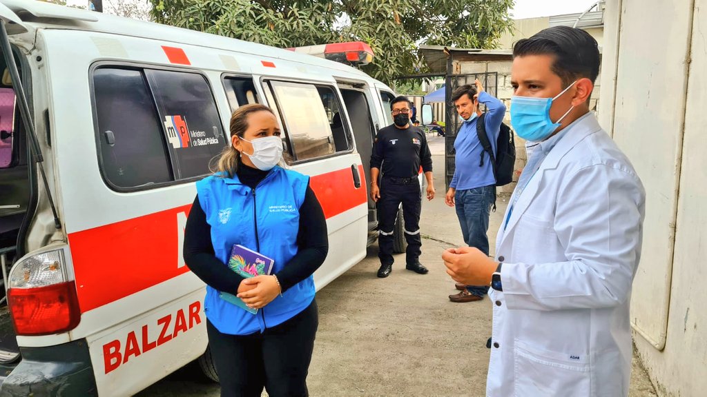 DPS_LosRios's tweet photo. #Guayas| Continuando con su agenda técnica, el coordinador de @Salud_CZ5, @DanielSanchezEc, verificó el correcto flujo de atención y el óptimo stock de insumos y medicamentos en el Hospital Básico de Balzar. Así, @Salud_Ec garantiza un servicio de calidad y calidez a los usuarios https://t.co/GvweTVm96G