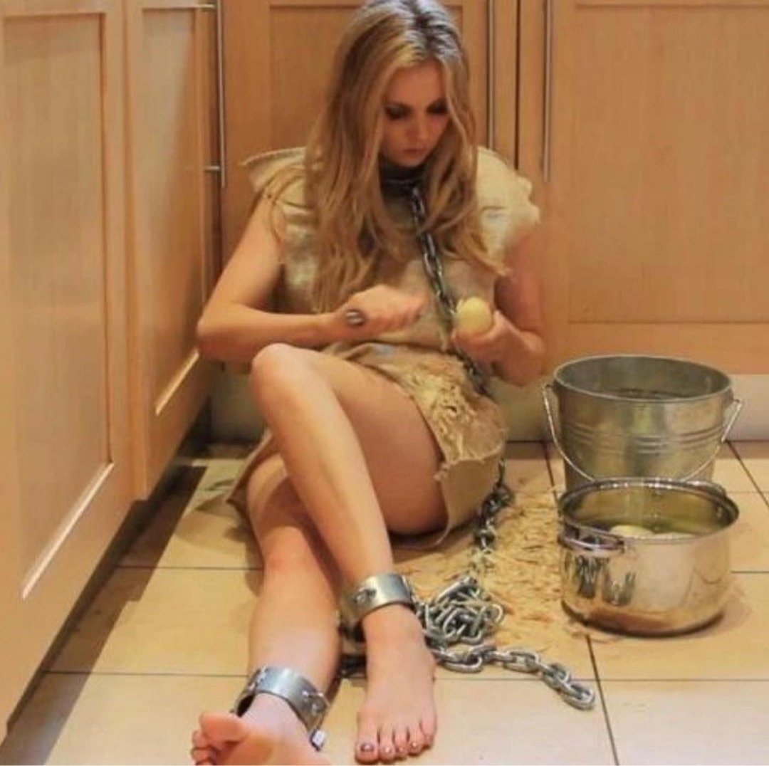 SahipMurathan's tweet photo. İtaatkar bi köle istiyorum yanıma alacağım maddi manevi yanımda bakıcağım bi dişiköle 
#dişiköle #sahibe #sahip #mistress #master #köle #bdsm #falaka #bastinado #daimiköle #hizmetçi https://t.co/mlf3YMUxWj