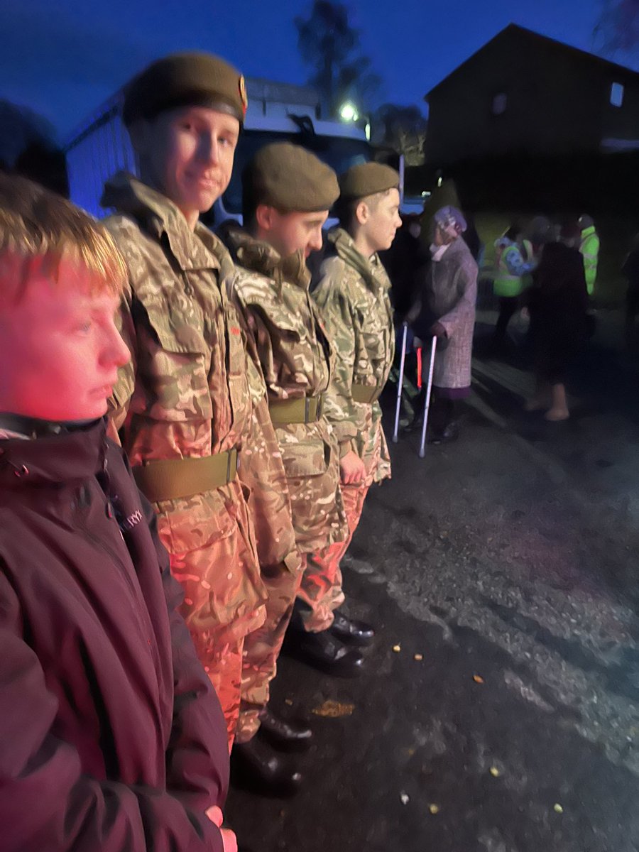 BramptonDetACF's tweet photo. Today the detachment took part the annual Brampton Christmas parade and attended the Christmas lights switch on. 

#christmas2022 #christmascheer #action #adventure #friendship 

@ArmyCadetsUK @CumbriaACF @LANCS_REGT @ctt_nw https://t.co/BEjKdcNY2b