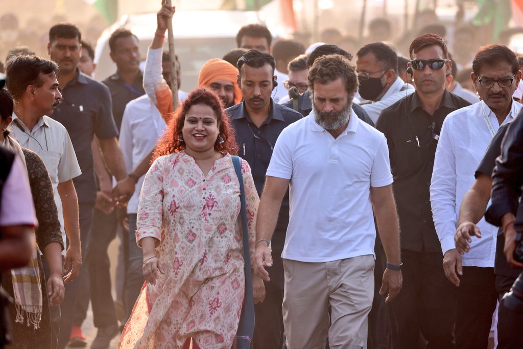 lenijadhav's tweet photo. हम भी दरिया हैं, हमें अपना हुनर मालूम है,
जिस तरफ़ भी चल पड़ेगे, रास्ता हो जाएगा।
Love and gratitude to all your efforts @RahulGandhi
#BharatJodaYatra https://t.co/pnpiEM6MMt