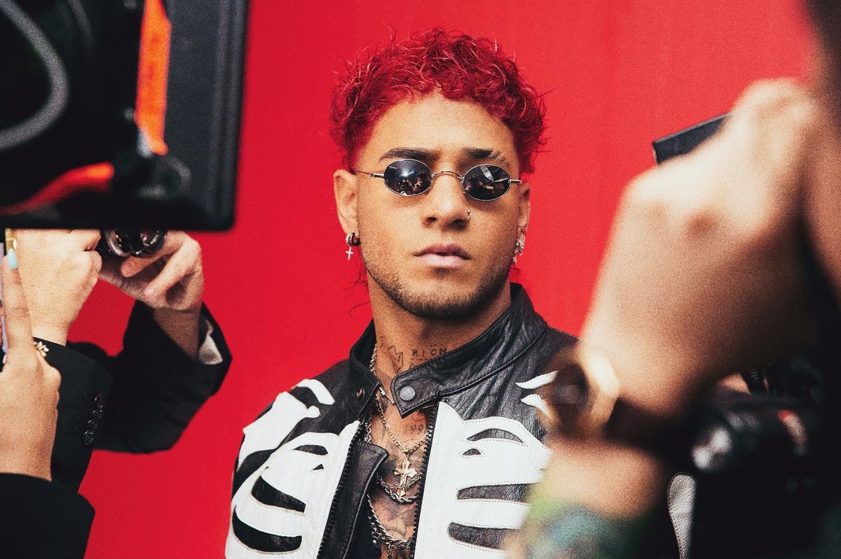 archivecamacho's tweet photo. damn papi! 🔥 https://t.co/VhztNLI8Fn