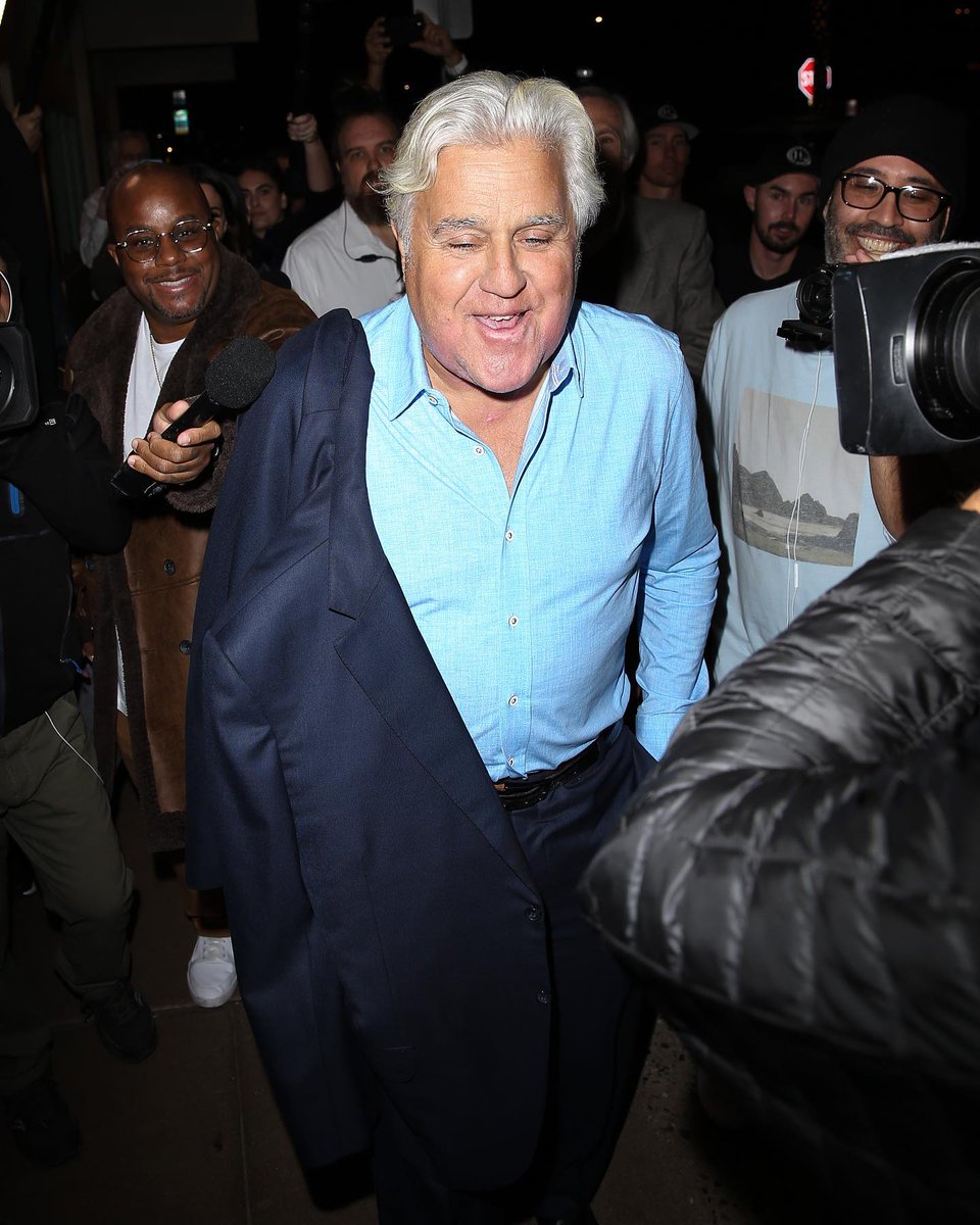 buzzipper's tweet photo. #JayLeno arriving for his first #standupshow 2 weeks after car accident at The Comedy & Magic club in Hermosa Beach π Buzzipper la.gossiptv #buzzipper #jaylenosgarage #jaylenoshow #celebritygossip #celebritynews Click UP: https://t.co/I63N43LmG8 https://t.co/sauPR0Rq1p