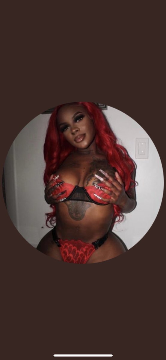 bussdownqueef's tweet photo. @MimiMonop @NickGunnar @nojumper @Big4Spo A professional photo shoot, lady there is a light switch and a photo hanging up next to you 🤣🤣 you literally standing next to a door https://t.co/MSRrha03wp