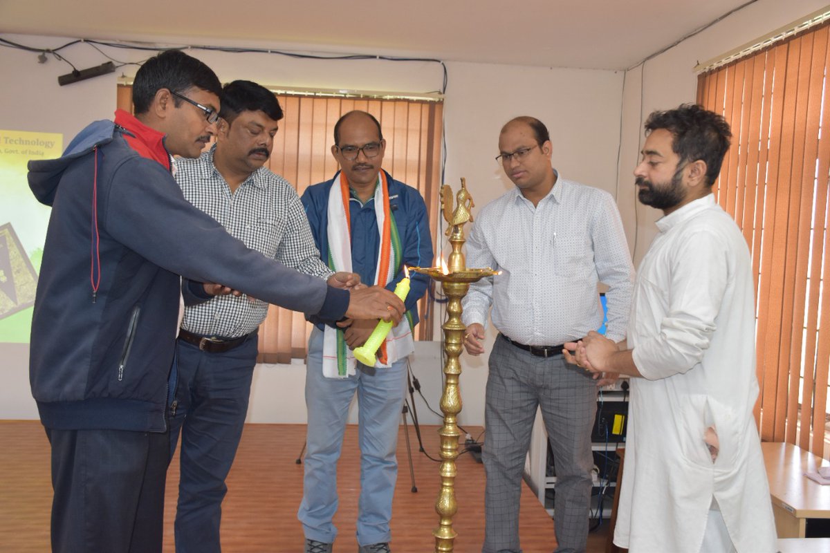 gkciet_malda's tweet photo. GKCIET Malda celebrated National Constitution Day on 26th November, 2022. 
A seminar was organized on this auspicious occasion.
Theme: India - The Mother of Democracy
Speaker: Mr. Chandan Roy, Assistant Professor, Malda College, Malda. https://t.co/E3zu0f6vf9