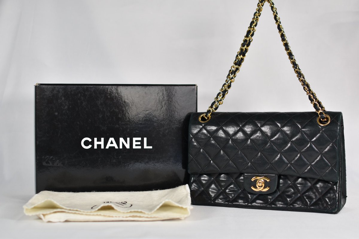 super_surreal's tweet photo. シャネル マトラッセ ラムスキン 
ダブルフラップ ダブルチェーンバッグ 
ブラック ゴールド金具
※詳細など詳しくはDMお願いいたします！
#シャネル #マトラッセ #ラムスキン 
#ダブルフラップ #ダブルチェーンバッグ 
#ブラック #ゴールド金具 https://t.co/G14oUWbBWu