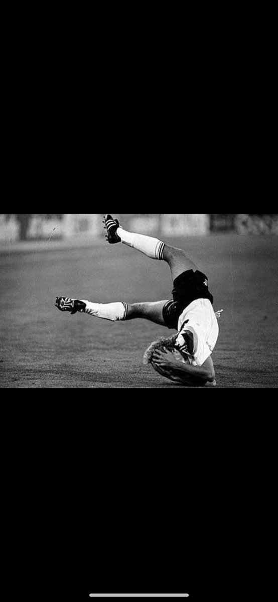 hsaadati20's tweet photo. @Arya_Allahverdi Oh the great diver 😂😂😂 https://t.co/kW9hyhc8Za