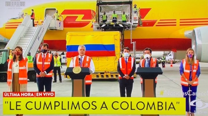 zumadre_com's tweet photo. las que se desgarraron la garganta en el "leave america" https://t.co/somjpwdmX9