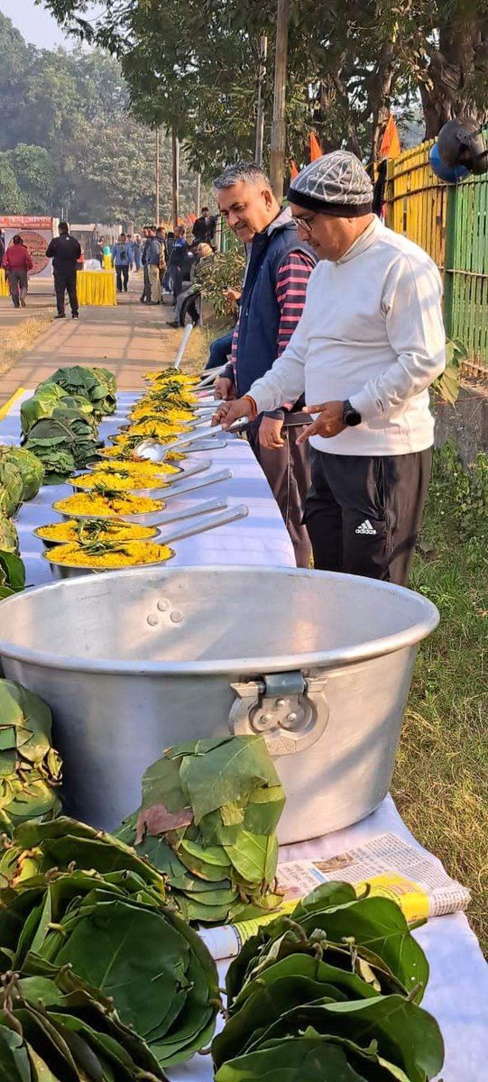 sammi_er's tweet photo. प्रकृति की रक्षा ही हमारी सुरक्षा है।।
#paryavaransanrakshan
#saynotosingleuseplastic
#saynotoplastic
#saynotothermocol
#sayyestoleaf
#leafplates
#SaveNatureSaveLife
#SaveEarthSaveLife
#savejharkhand
@mannkibaat
@dc_sanjay_jas
@DEFCCOfficial
@epanchjanya https://t.co/imsWDyitoY