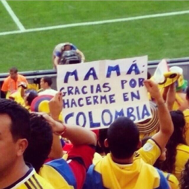 alwallsbeenlou's tweet photo. HARRY NOS TRATÓ DE PERIQUERAS (WITH KINDNESS), SE PREOCUPÓ POR TODAS E INVENTÓ UNA CANCIÓN POR ESO, DIJO QUE LE GUSTABA LA SALSA JOE ARROYO Y EL AGUARDIENTE, TECLEARON 'NO LE PEGUE A LA NEGRA', ALZÓ LA BANDERA 6393 VECES Y SE TOMÓ UN SHOT DE AGUARDIENTE, COLOMBIA??? COLOMBIA GANÓ https://t.co/uIy5PF1nsb