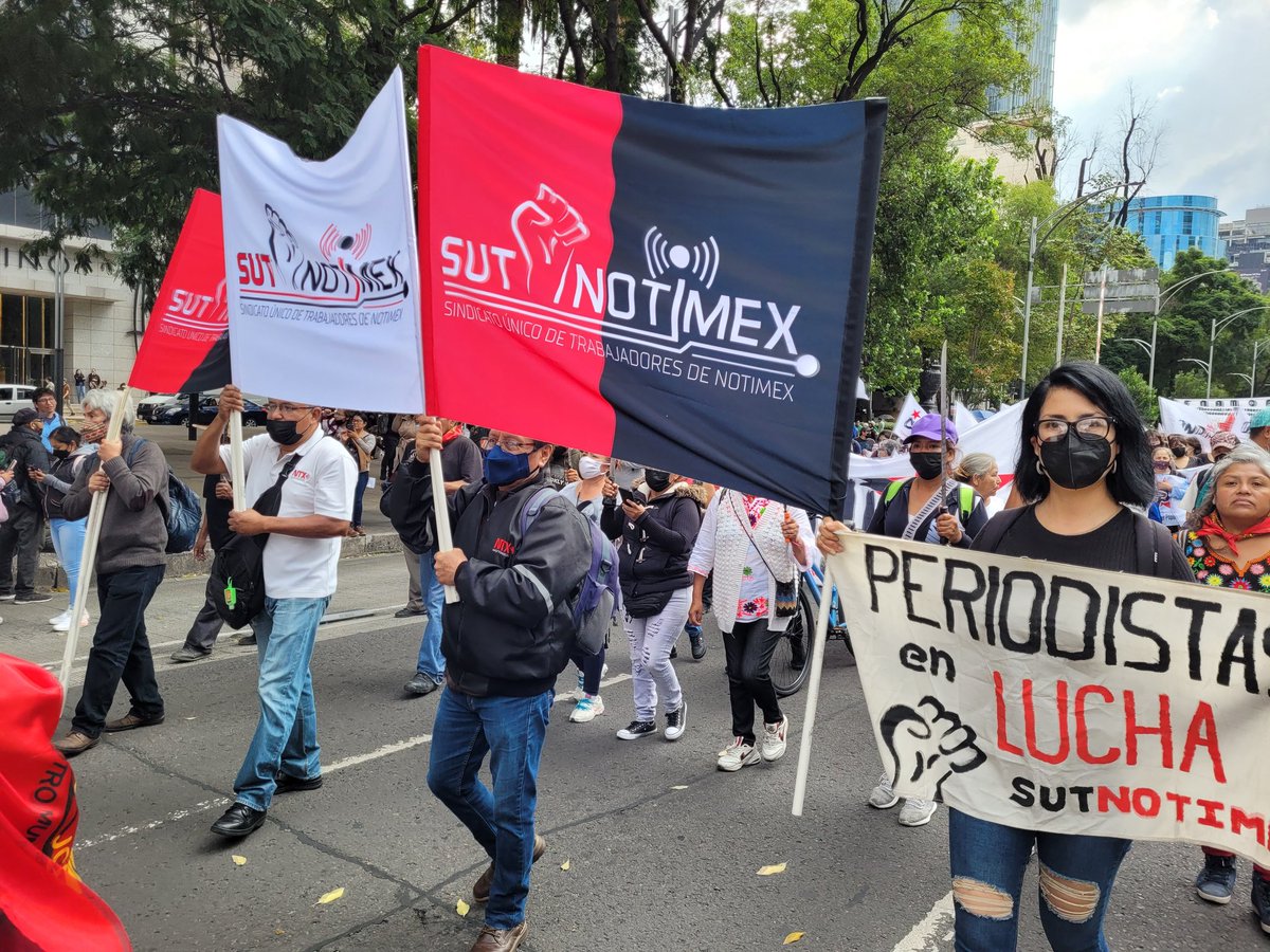 esstrellaboreal's tweet photo. @TenochHuerta L@s trabajador@s d @Notimex q somos pueblo llevamos 2.9 años en huelga defendiendo derechos violados x @SanjuanaNotimex, funcionaria dl @GobiernoMX q eroga ilegalmente l presupuesto sin operación. La nuestra es una causa justa. El Preciso ni nos ve ni nos oye, cómo le hiciste tú? https://t.co/nIzuLvWsPb