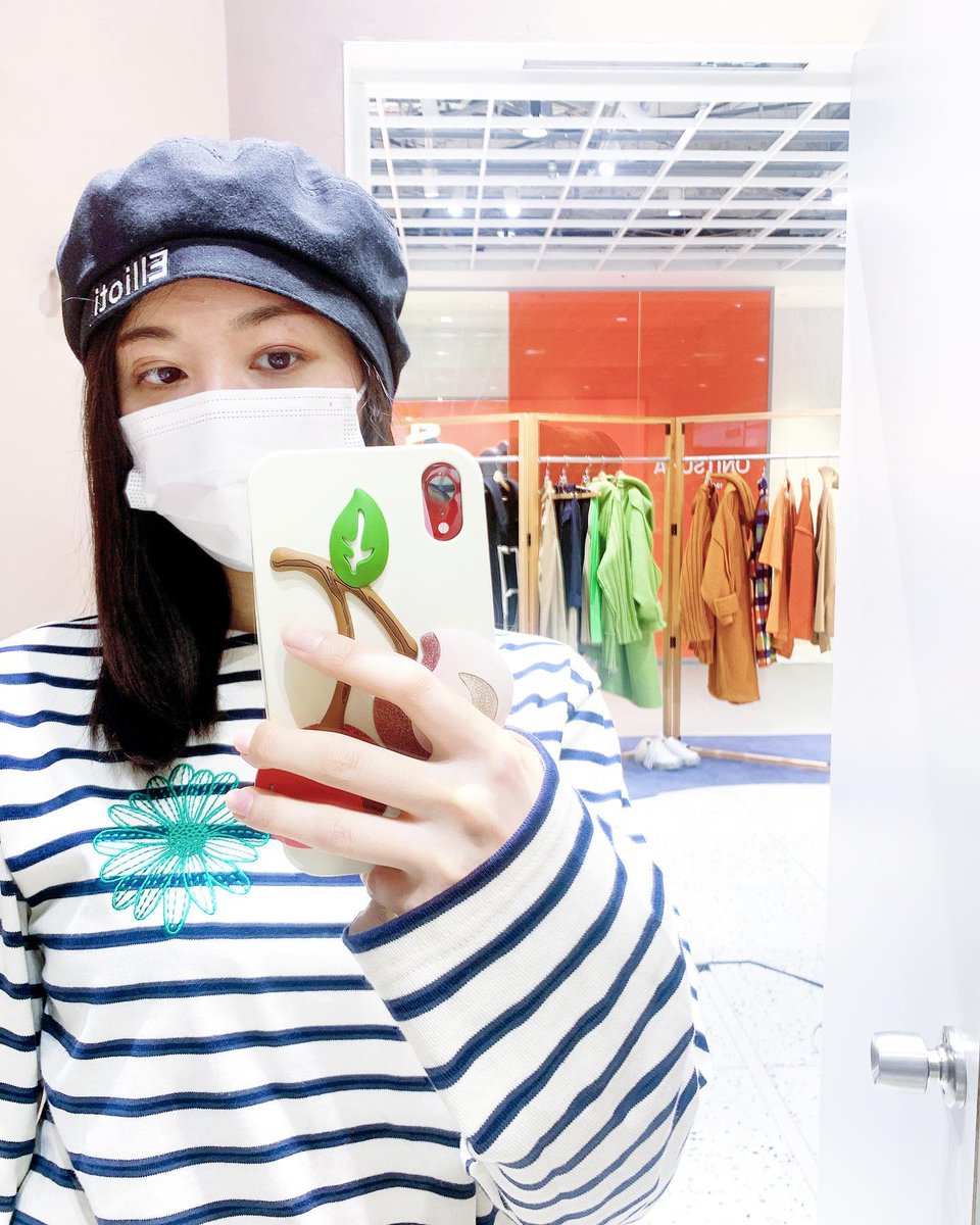 andominamiii's tweet photo. outfits at my second job
#blancandeclare #mardi #outfit #looks #ellioti #zara https://t.co/oQoE5o81i1 https://t.co/C2X2wljyfP