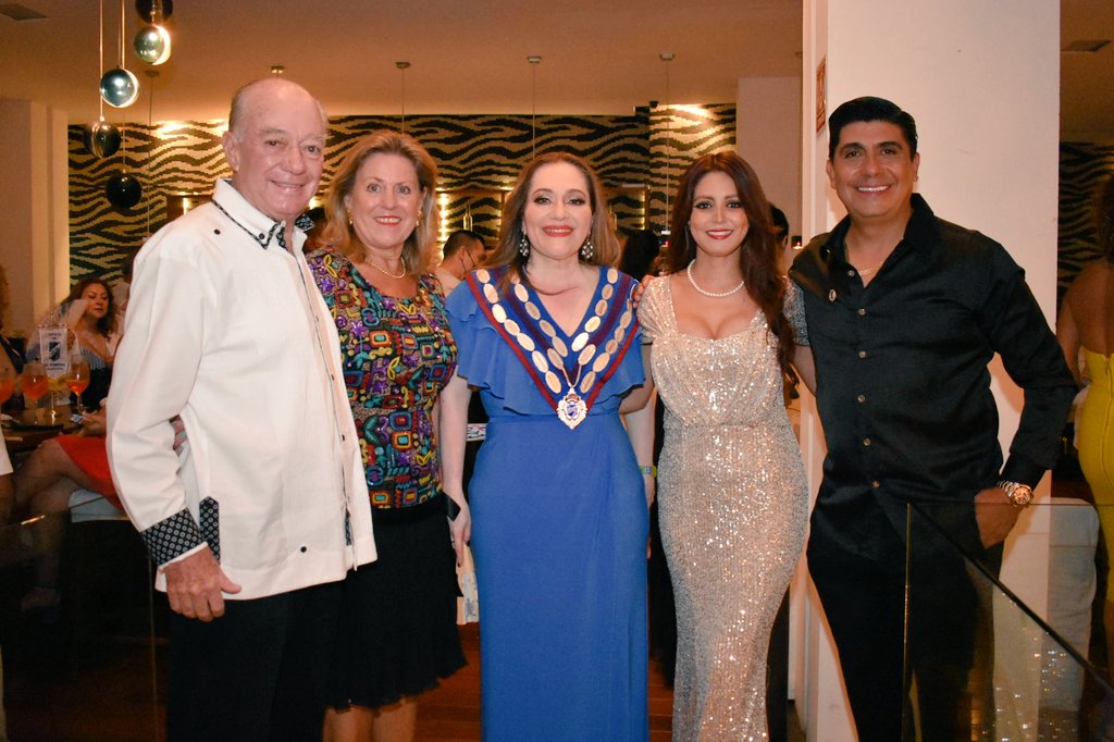 En una noche mágica y de alta cocina italiana, se realizó cena de gala de clausura de la Asamblea Nacional <a href="/skalmex/">Skal Nacional México</a> encabezado por <a href="/janecuntourism/">Jane Garcia</a> y la anfitrionía del #ClubSkalAcapulco <a href="/IvonneRosadoM/">IRM</a> en el que #skalegas disfrutaron de la mejor vista de <a href="/Acapulco/">Acapulco</a> en <a href="/Beccoalmare/">Becco al mare</a>