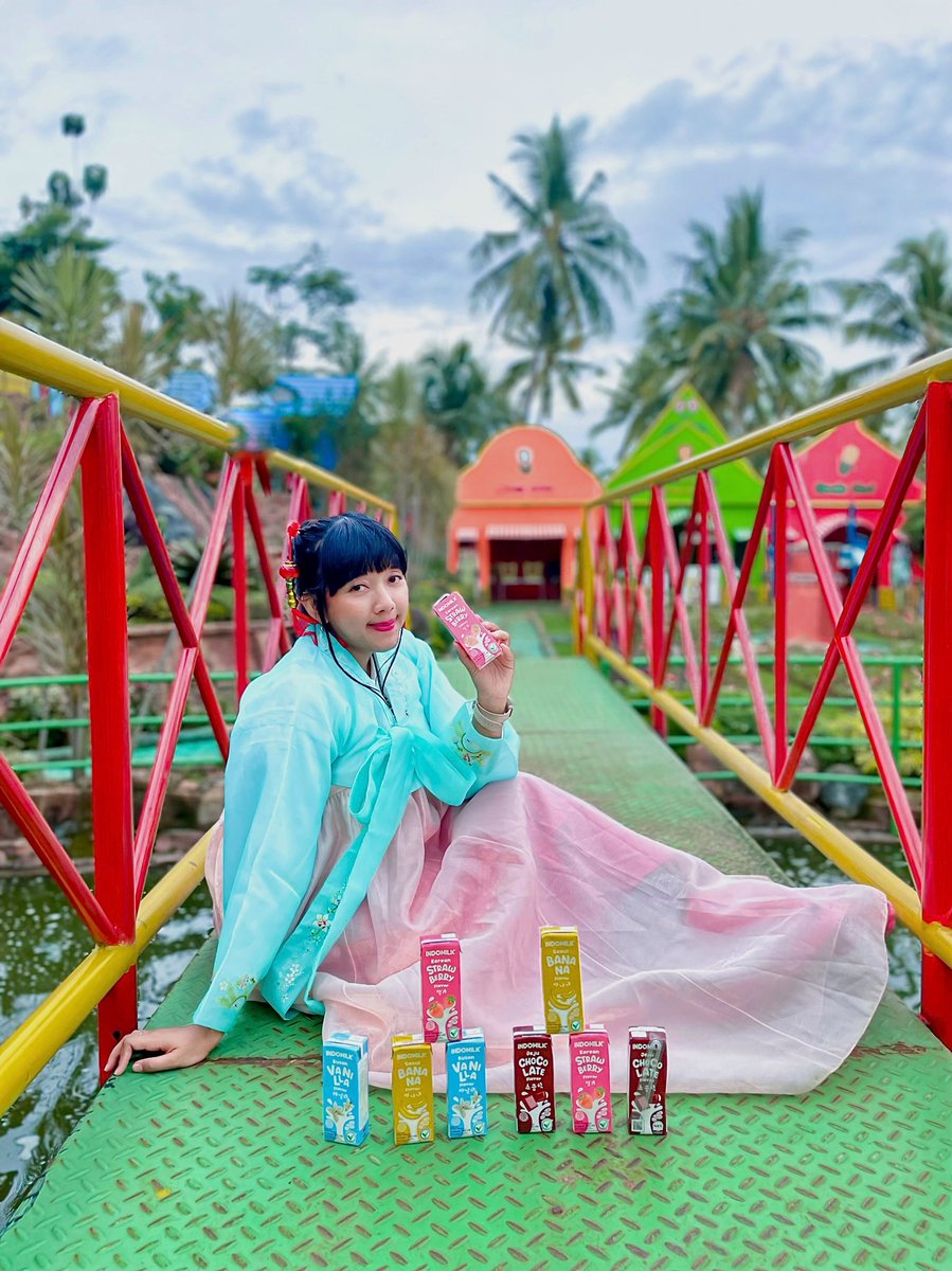 Aku suka banget sama semua variant Indomil-K😍 Rasanya yang enak, nikmat, &amp; buat aku ketagihan. Susu Indomil-K ini buat aku semangat beraktivitas setiap harinya❤️
<a href="/indomilkyourway/">Indomilk Your Way</a> 
Yuk ikutan jg bestie <a href="/apriskaa/">uncu</a> @a_lestari18 <a href="/jessiechaca/">Jessica Chaca</a> 😉
#IndomilkGoesToKorea #NgertiKanRasanya