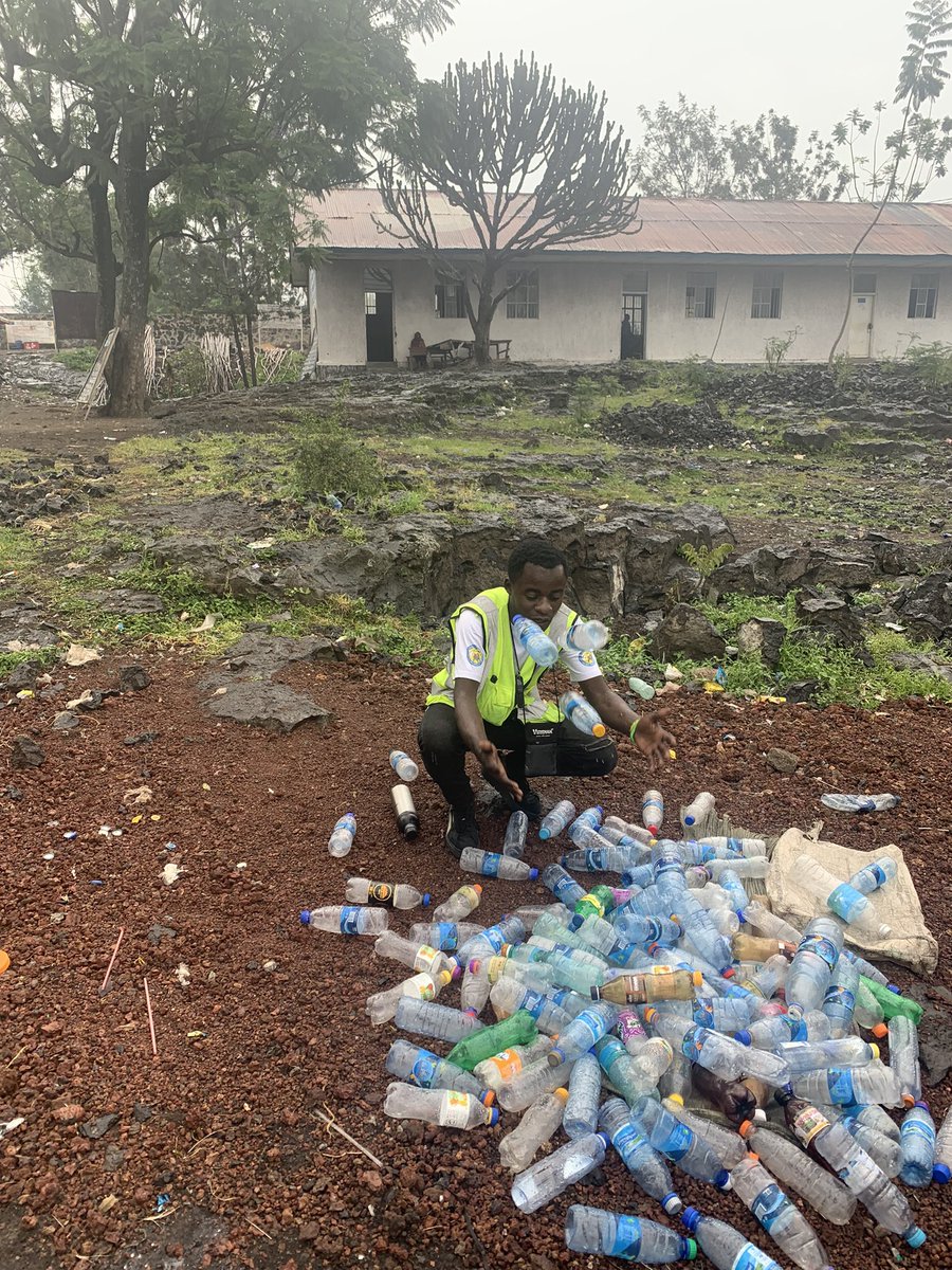 lukubusi's tweet photo. Let's talk about logic.
The one who collects the plastics for
to recycle is poor and the one who
throws in the street is?
Find the word, it can save us.
For our environment even if it takes
sometimes vex, we have to do it. #plasticpollution #nonplastic #saveearth #wecandoit https://t.co/VuuRAqPZxH