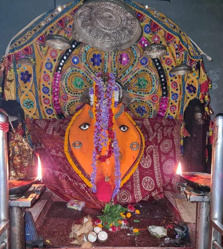 JpChaturbhuja's tweet photo. ଜଏ ମାଁ ସମଲେଇ 🙏
#Maa #Samlei #EstaDevi #Sambalpur https://t.co/CFiFPzM5Mr