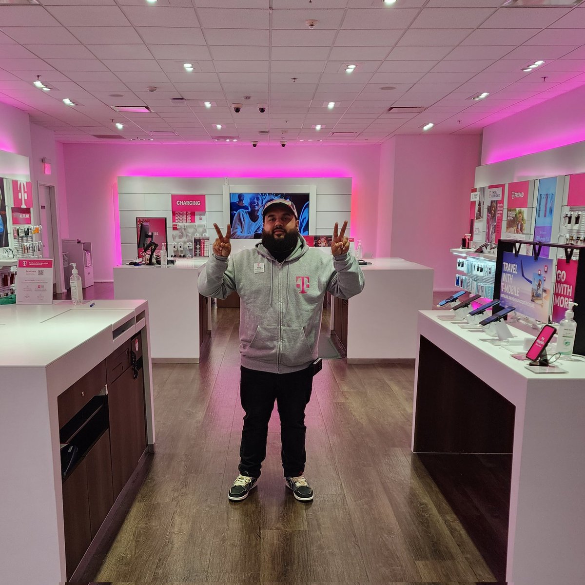 Today was the day I thought I was ready for, but man am I gonna miss my team. I want to thank everyone in Retail who has helped me be the person I am today. Tomorrow starts my new chapter with T-Mobile. Love ya'll!