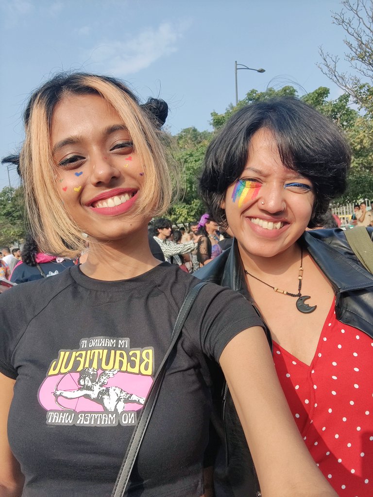 Relackssss's tweet image. First pride with best company ❤️🏳️‍🌈 @yaarumille