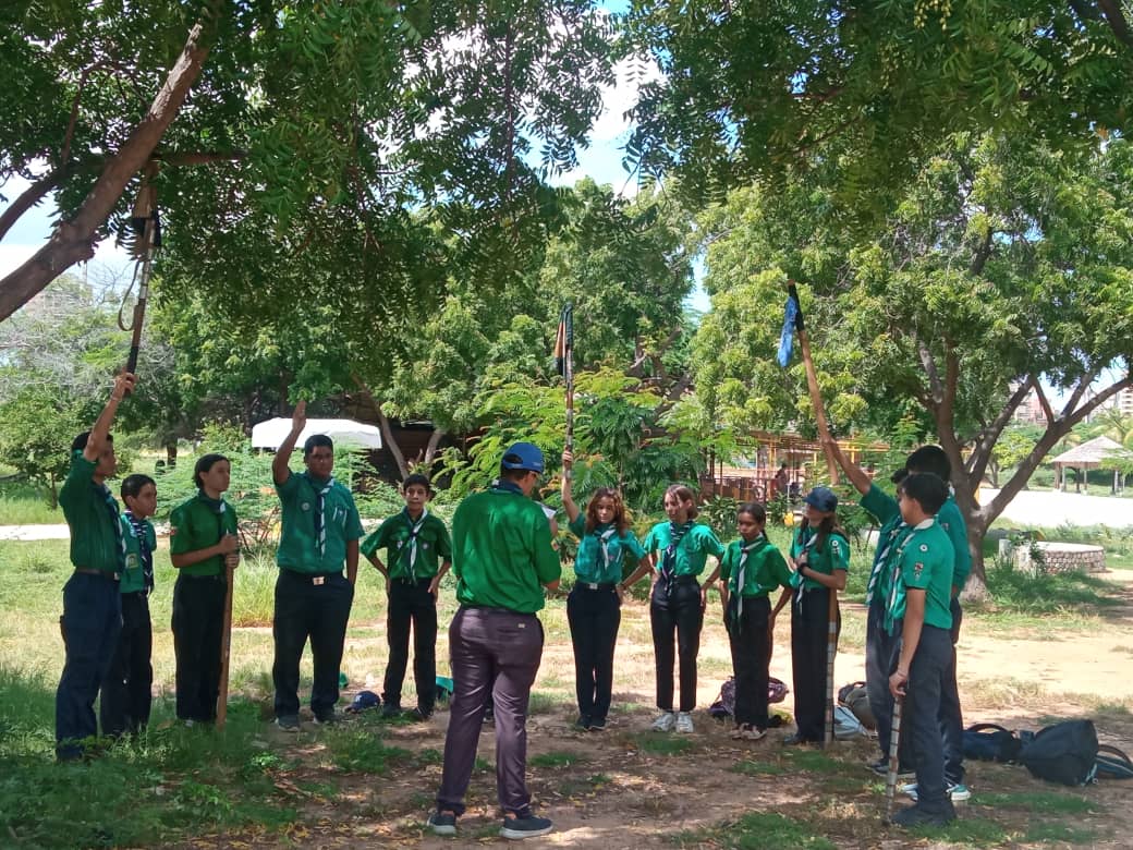 GSLucilaP's tweet photo. Nuestro esperado #SabadoScout 💜⚜️ https://t.co/JbsWuoLJg1