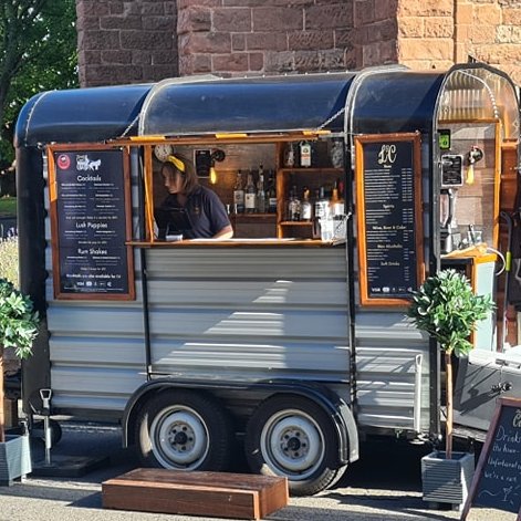 StaffordWalking's tweet photo. Get yourself a mulled cider or alcoholic hot chocolate from The Lord &amp; Cart at the Christmas Stafford Walking Street Dec 8th
#StaffordWalkingStreet #visitstafford #wdyt #Stafford #Staffs #enjoystaffs #LRPartnershipEvents #lovestafford #towncentre #communitymarket #livemusic https://t.co/JqIXT4U0o8