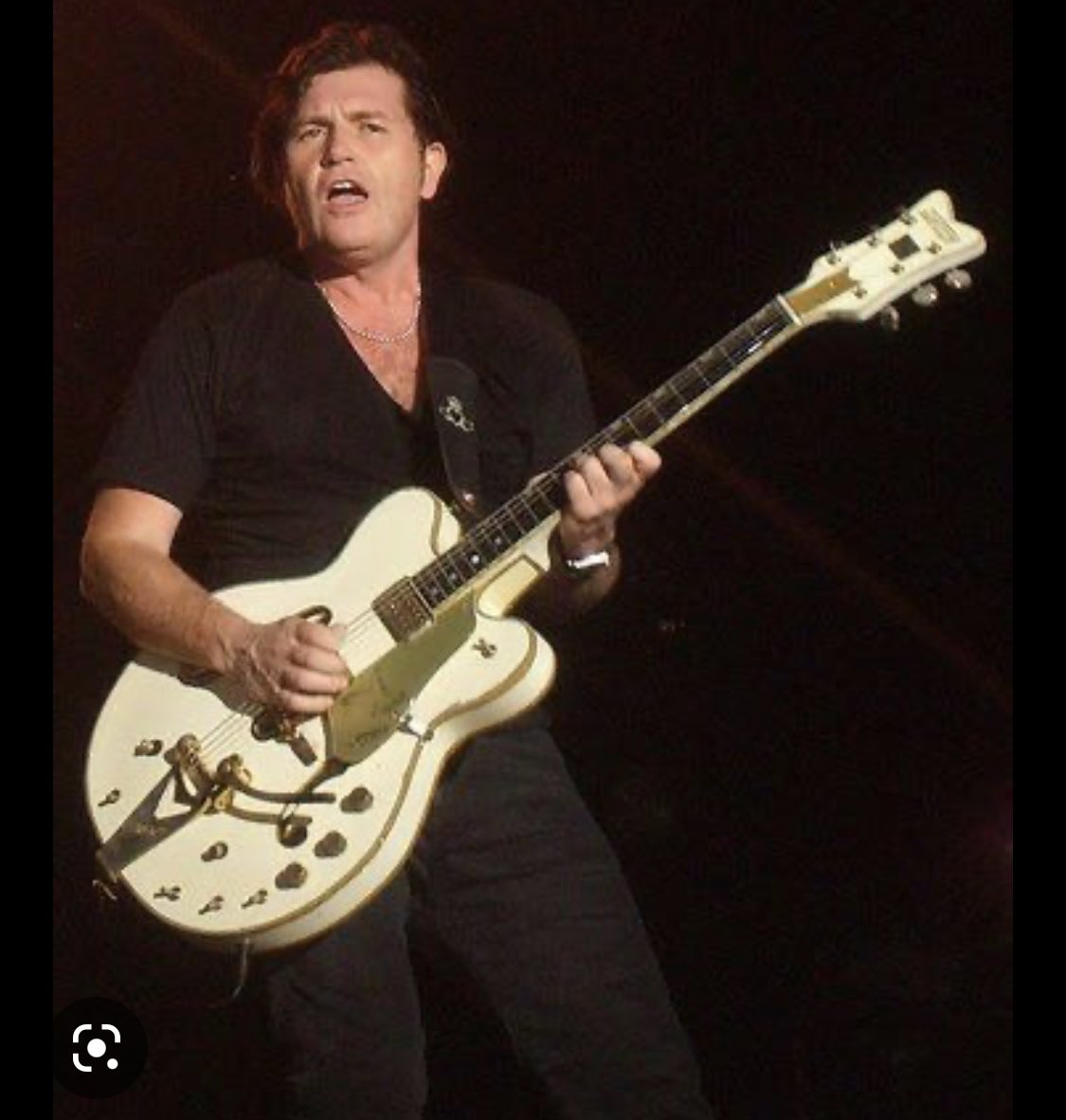 Happy Birthday    Charlie Burchill, one of the most talented guitar player of the world . Simple Minds. 