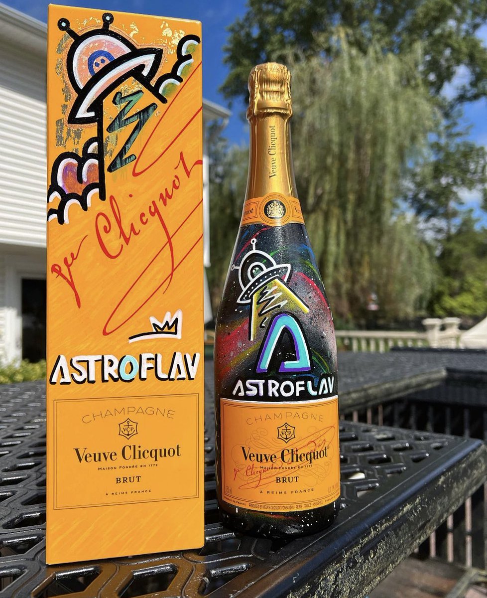 JMitchell_Art's tweet photo. Custom @VeuveClicquot bottles #jmitchell #custom #ChampagnePoppin https://t.co/7WzPPxaCiH