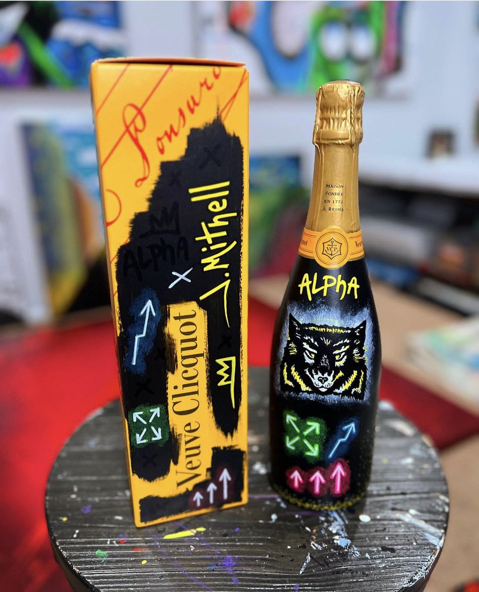 JMitchell_Art's tweet photo. Custom @VeuveClicquot bottles #jmitchell #custom #ChampagnePoppin https://t.co/7WzPPxaCiH