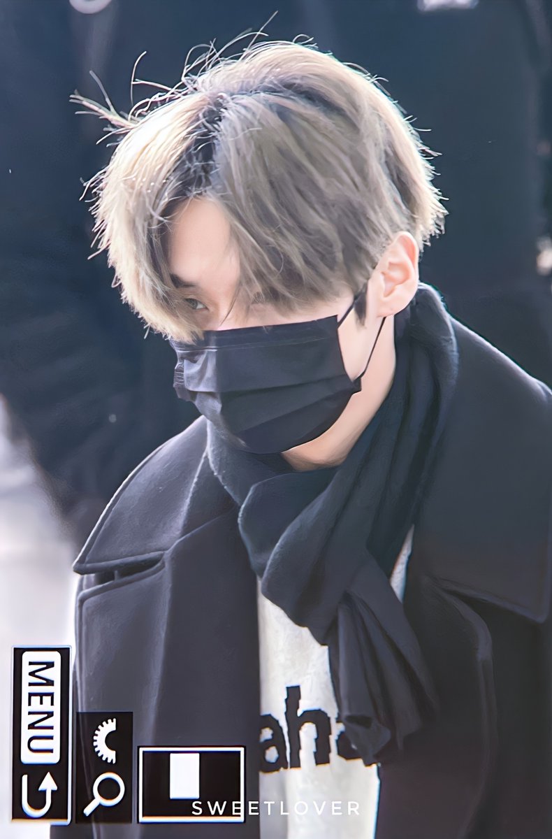 SweetLover_1025's tweet photo. 221128  ICN

#Straykids #스트레이키즈  
#Leeknow #리노 https://t.co/QLboYSkpma
