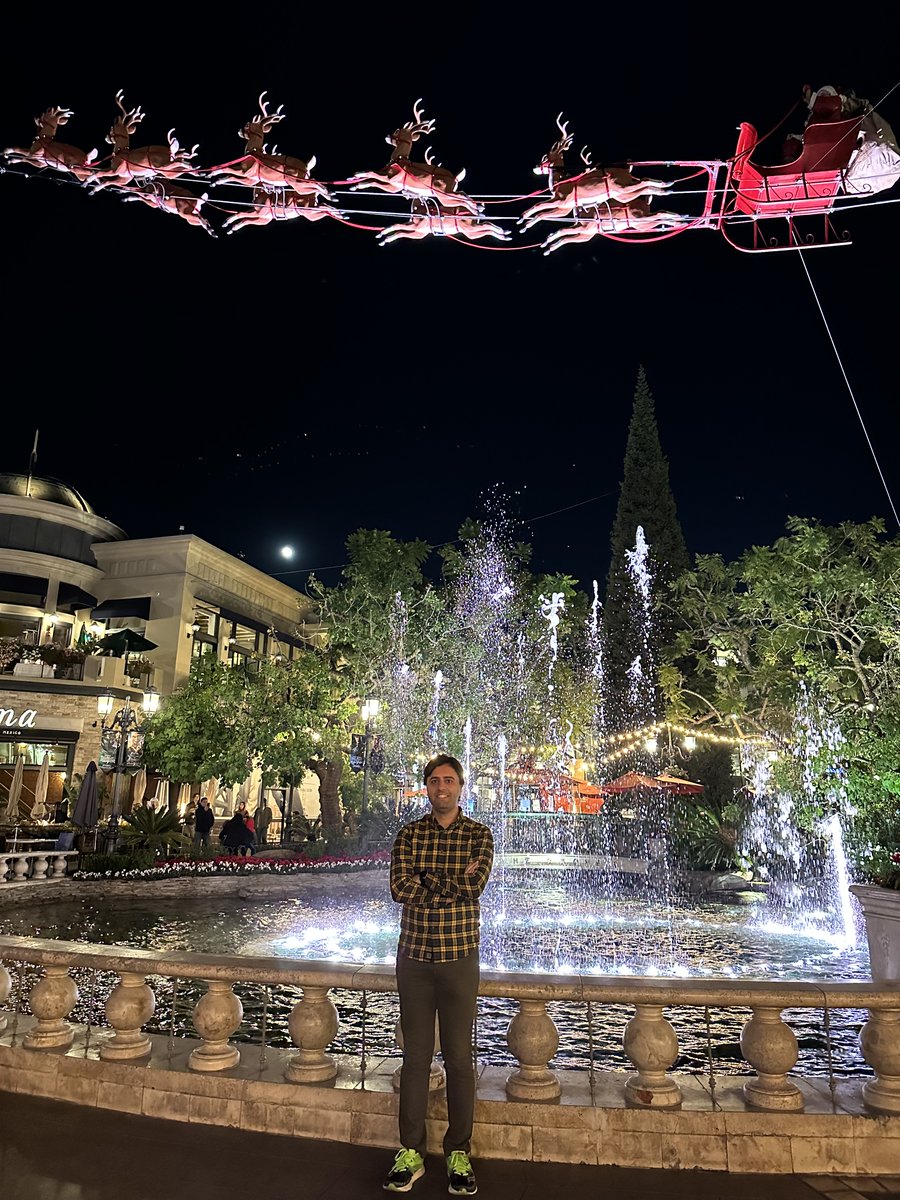 RyanMontazer's tweet photo. Visiting The Grove at Farmers Market in Los Angeles
#TravelPhotography #LosAngeles #CaliforniaAdventure #Traveller 
Full visit report on my website page 👇
https://t.co/hnOMRIr9zM https://t.co/wqXWHVpNcm