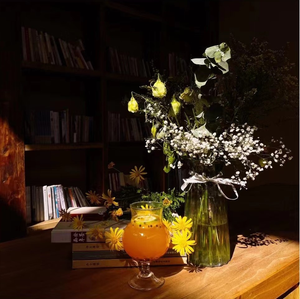 Tanlaphoto's tweet photo. In an #afternoon and in the #studyroom
by #landscape #WideAngleLens for #iPhone!
https://t.co/QfWdM5daVx
#sunshine #flowers #books #drinks #sunrise
#photography #iPhonoegraphy #iphonephotography
#iPhone14ProMAX #iPhone14Pro #iPhone14 #iPhone14Mini
#GalaxyS22 #huawei #xiaomi https://t.co/5R5DZRLvgk