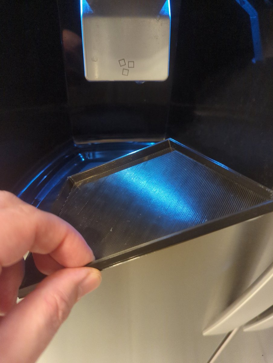 caseythehost's tweet photo. New fridge didn't come with a drip tray. So I designed and #3Dprinted one. First try too. #PracticalPrint #3Dprinting https://t.co/71c5HJ8e9s
