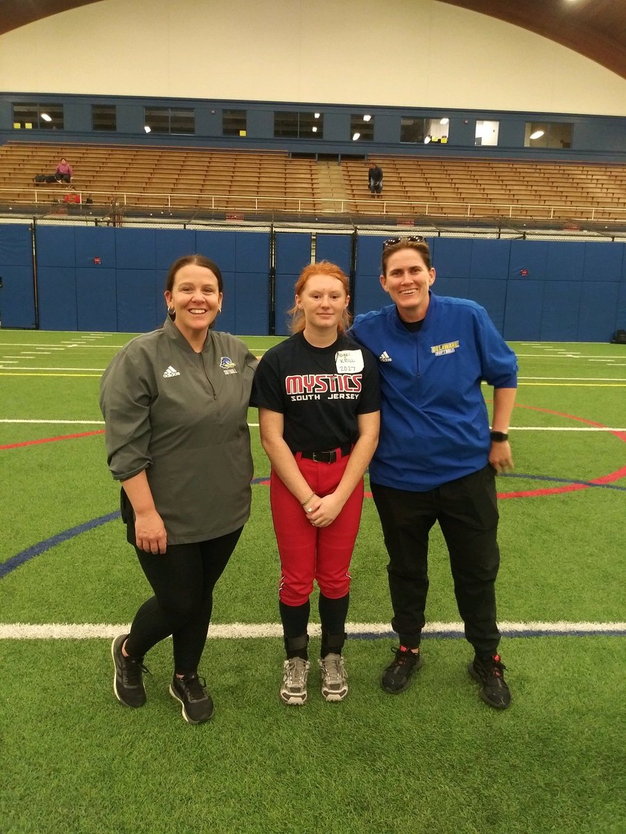 AbigailKrill's tweet photo. 2️⃣0️⃣2️⃣2️⃣ ➡️ 2️⃣0️⃣2️⃣1️⃣
Now and then! Thanks @Delaware_SB for hosting another awesome camp! Had a good day in the field house! @CoachJenSteele @CoachBellisari #nowandthen #thenandnow #delawaresoftball #BlueHens https://t.co/7GKuOP6qDL