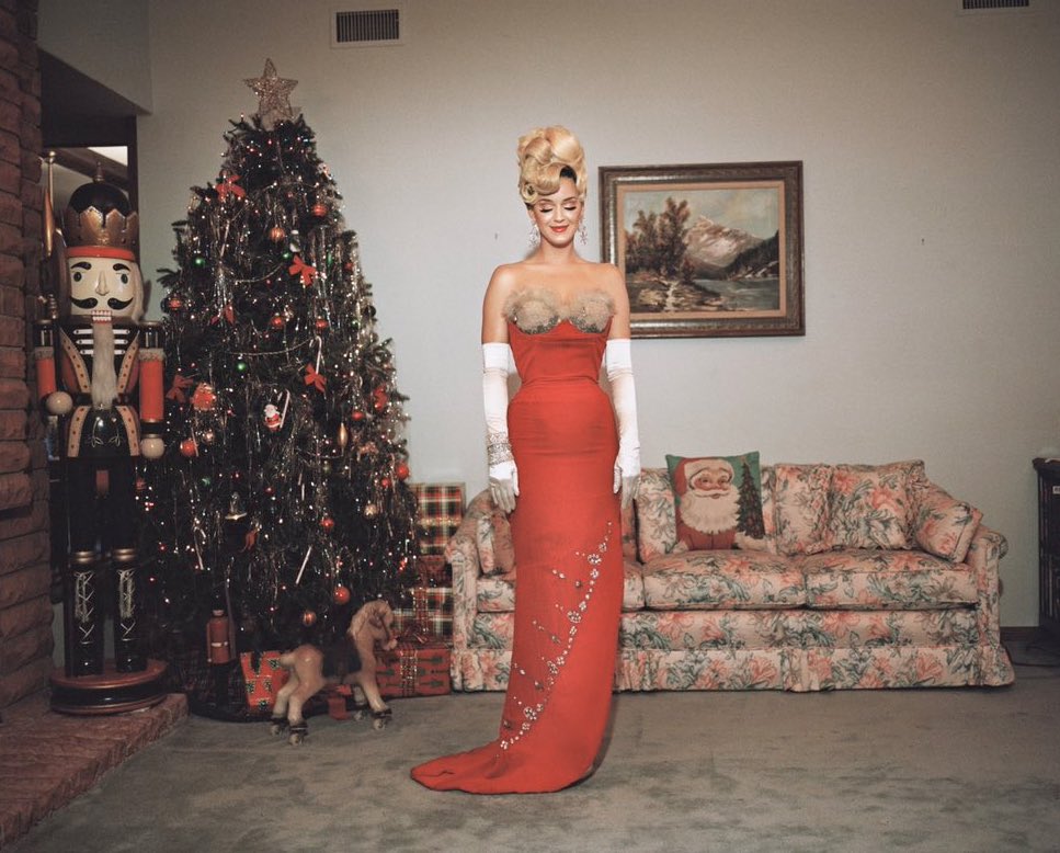 🎅 Katy Perry Network🎄 on Twitter "Apple Music Switzerland 🇨🇭 Holiday