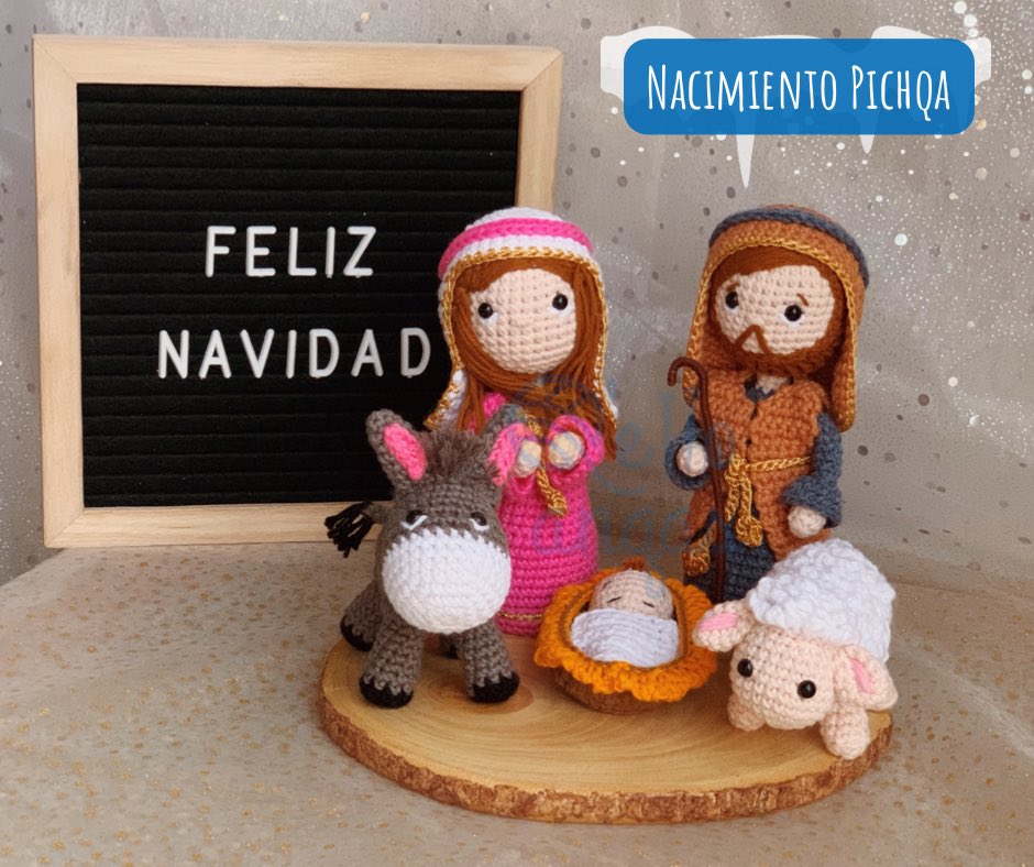 Nacimientos hechos a mano y disponibles en 2 colores! ✨ 
De regalo viene una base de madera 🪵🎁

#crochet #peru #navidad #nacimiento #amigurimi #qelloanqas #hechoamano