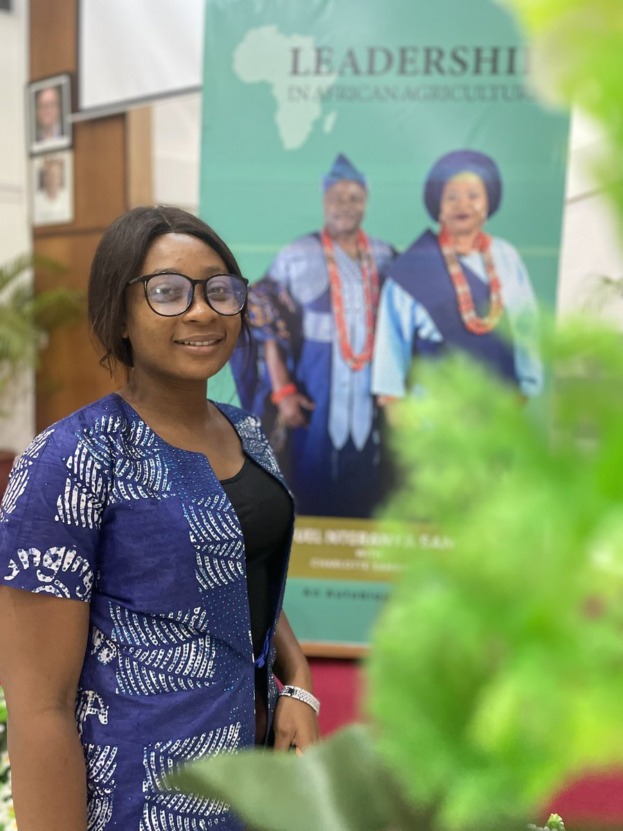 omodola_'s tweet photo. I had the privilege to coordinate the development &amp; publishing of the Autobiography by Dr @NteranyaS, DG of @IITA_CGIAR, with his wife Madam Charlotte.

The book was reviewed by Dr @akin_adesina, President of @AfDB_Group

Copies for sale in French &amp; English: o.ogunsola@cgiar.org https://t.co/ppfnStzF7O