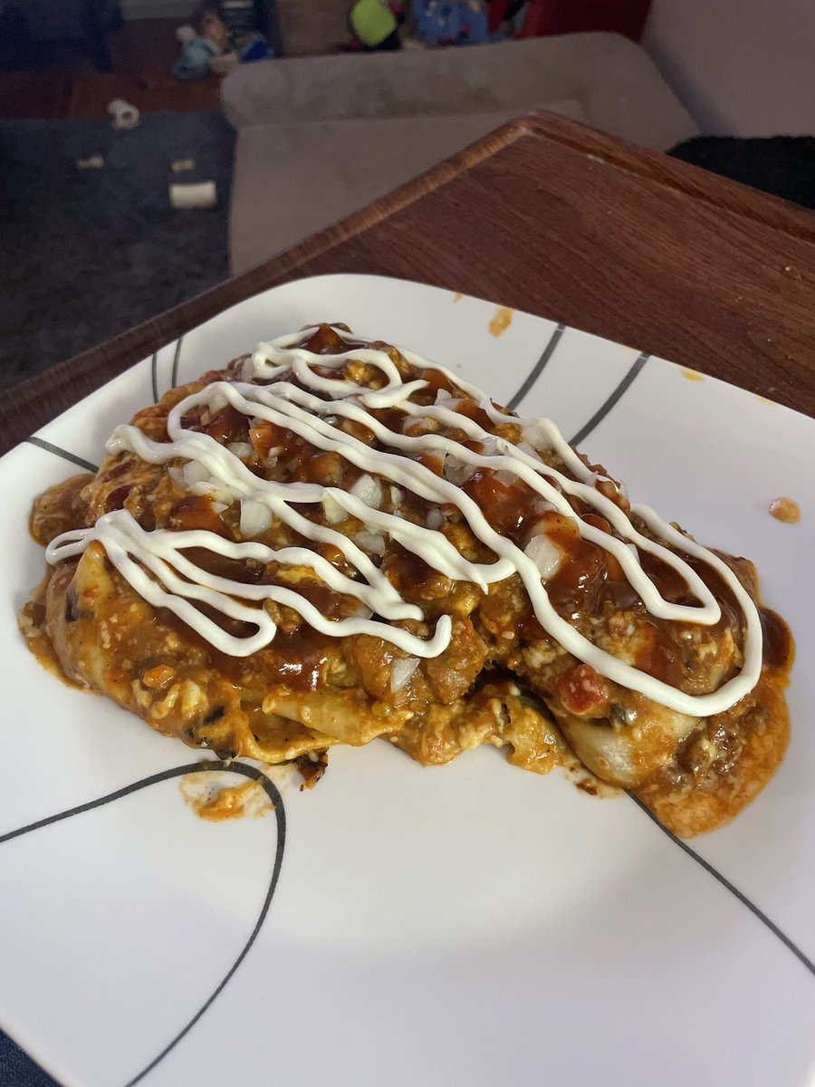 D_Unit64's tweet photo. Homemade enchiladas 👨🏼‍🍳👨🏼‍🍳 #guysthatcook #cooking https://t.co/7T7A9jOUxM