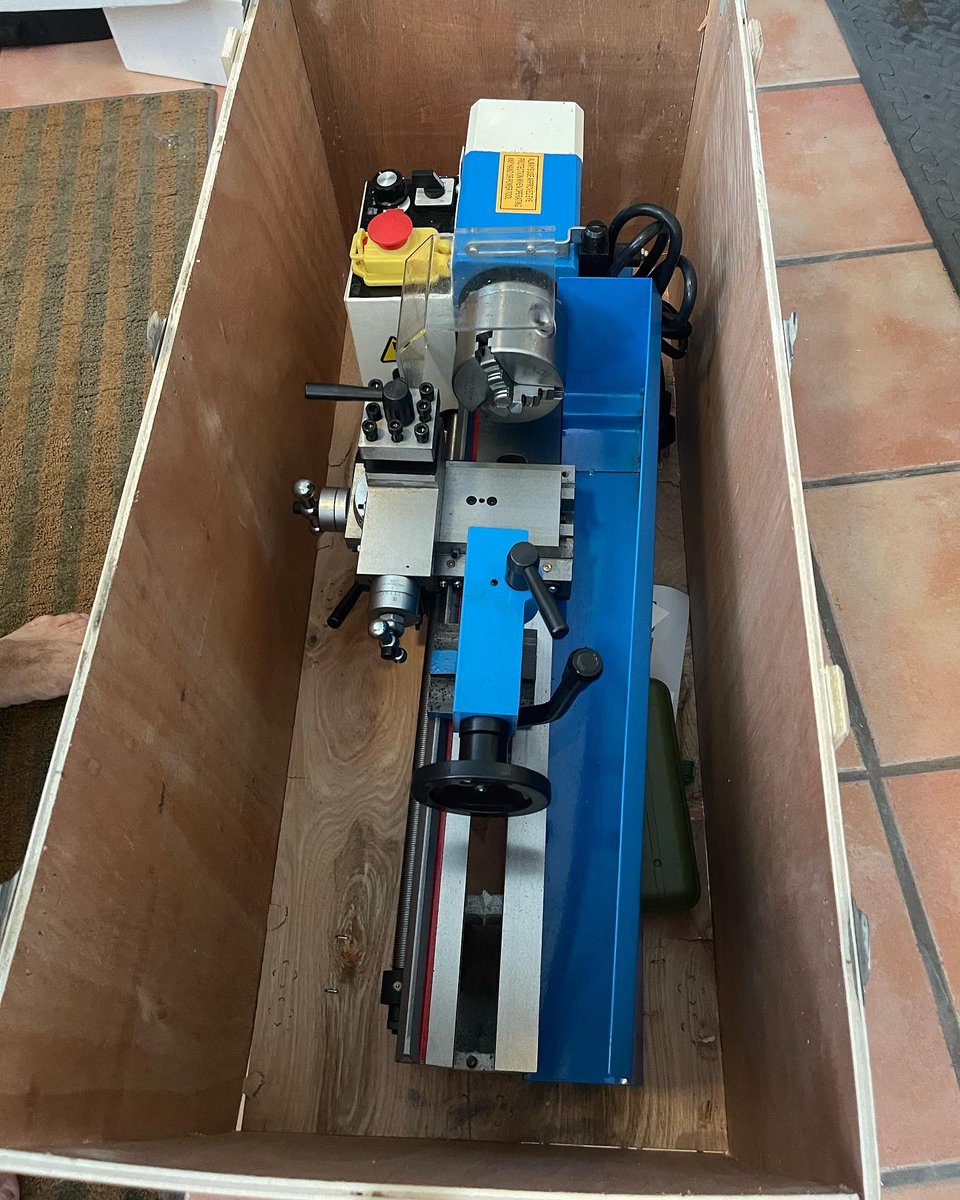 moisdude's tweet image. Got me a big boy toy to play in the bench…. Let’s see what we can make!