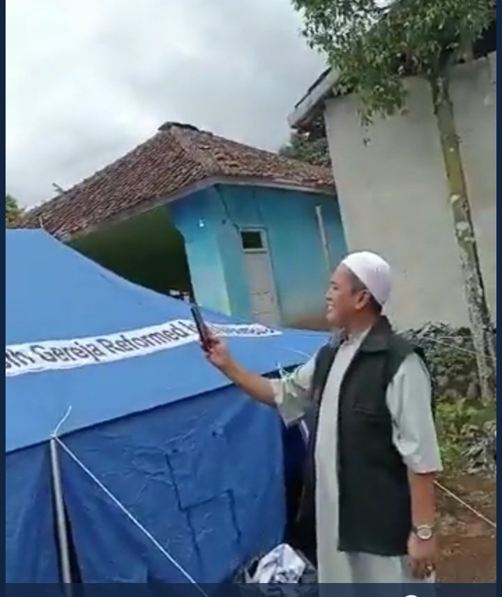 AremaNita__'s tweet photo. Ketika saya kecil, saya berbicara sebagai seorang anak, saya mengerti sebagai seorang anak, saya berpikirpun seperti seorang anak, tetapi ketika saya tumbuh menjadi dewasa saya meninggalkan sifat kanak-kanak.
#NusantaraBukanKhilafah #NusantaraBukanNegeriSyariah https://t.co/FEMDltEJoN