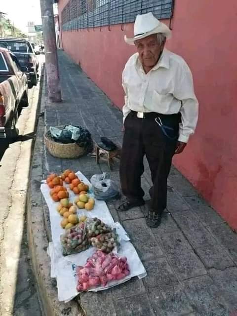 rogeliomtz75's tweet photo. NUNCA LES REGATEES, SI PUEDES DALES MÁS. https://t.co/MJhOCBTKYY