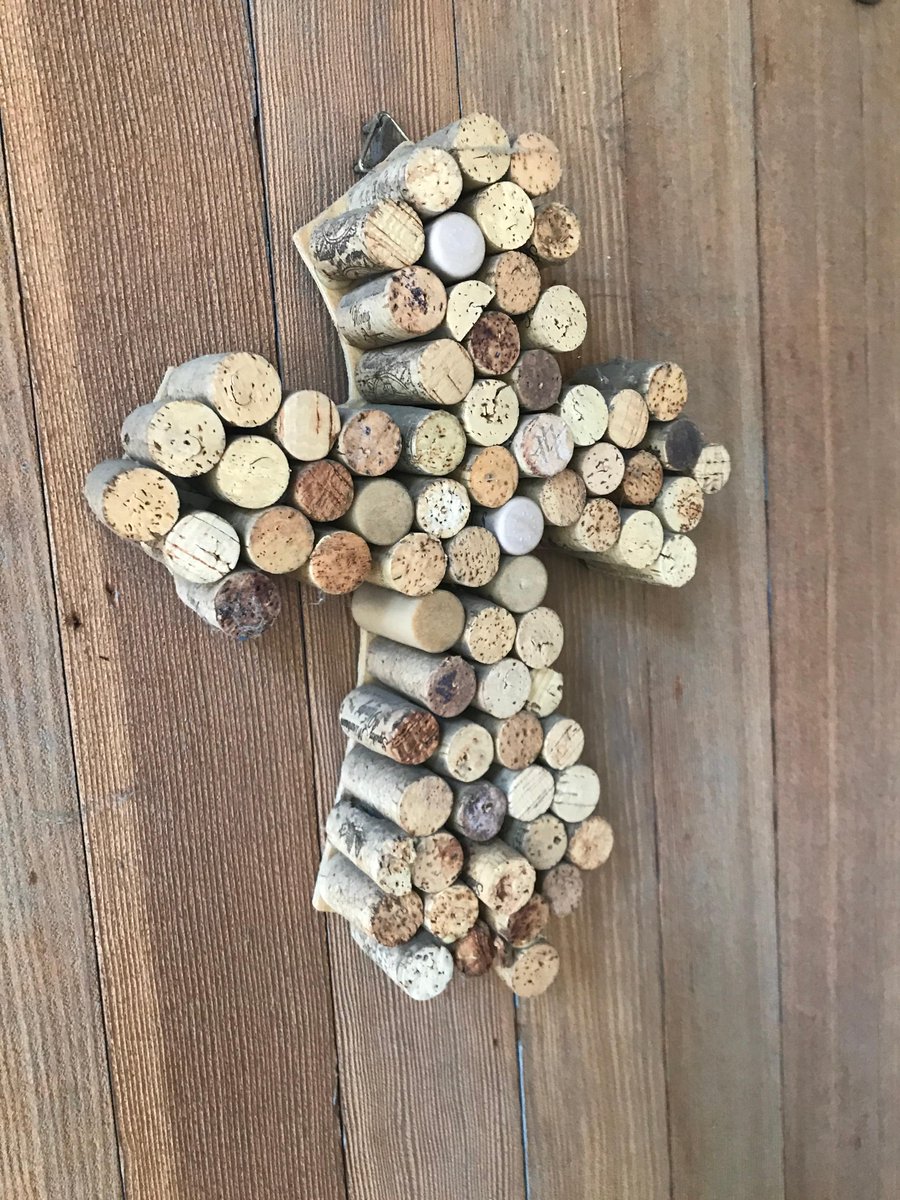 monksofvina's tweet photo. "Gratitude takes nothing for granted, is never unresponsive, is constantly awakening to new wonder." Thomas Merton

#abbeyofourladynewclairvaux #crossoftheweek #thanksgiving https://t.co/uzJes0gKHx