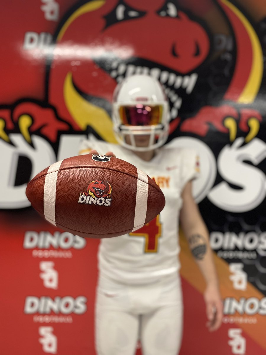 _Joshpage's tweet photo. After a great visit and conversation with the @UCDinos coaching staff, I’m excited to have received an offer from the University of Calgary🦖🦖                    @Coach_Mollard @nexgenscouting https://t.co/vRXWk3b9ms