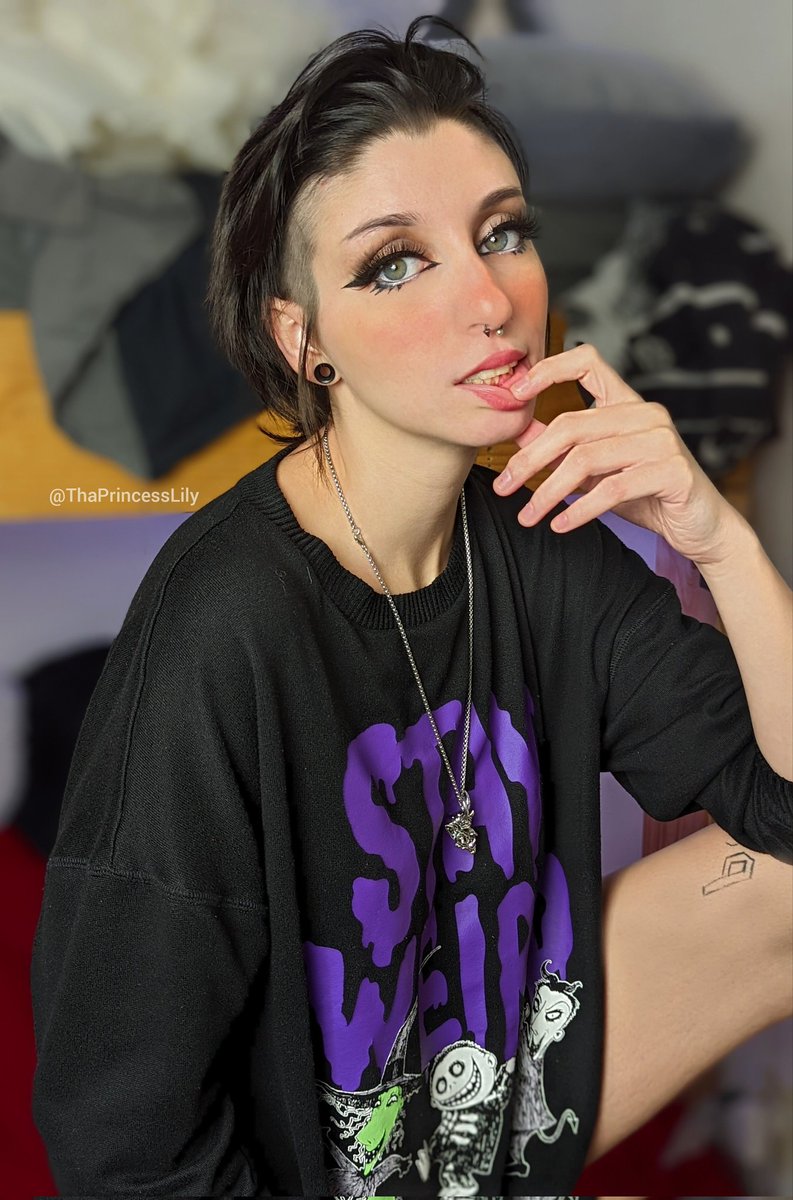 ThaPrincessLily's tweet photo. I really needa do a new set. Any ideas? #nsfwtwt https://t.co/iOEYb2sOWb