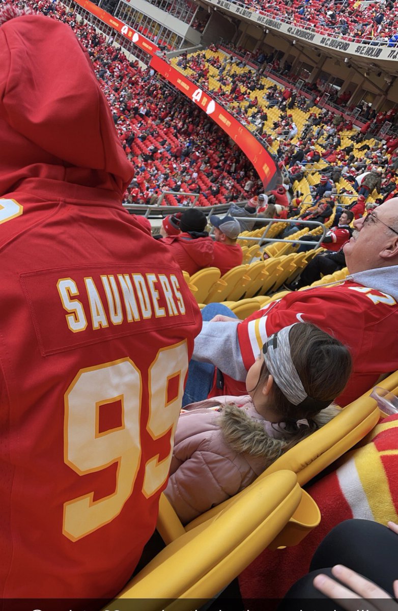 JamiMinter's tweet image. Some of @khalenNOTkaylen fans from the Mac were in KC today! 💜💛🏈❤️💛 @sethminter33 even repped the #99 #ChiefsKingdom