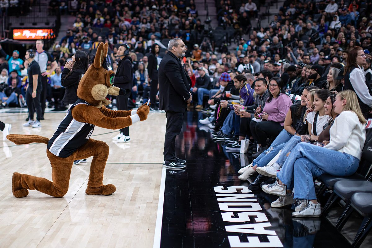 SpursCoyote's tweet photo. I BeReal good at taking photos! 🤳 https://t.co/NIAlp7Ogro