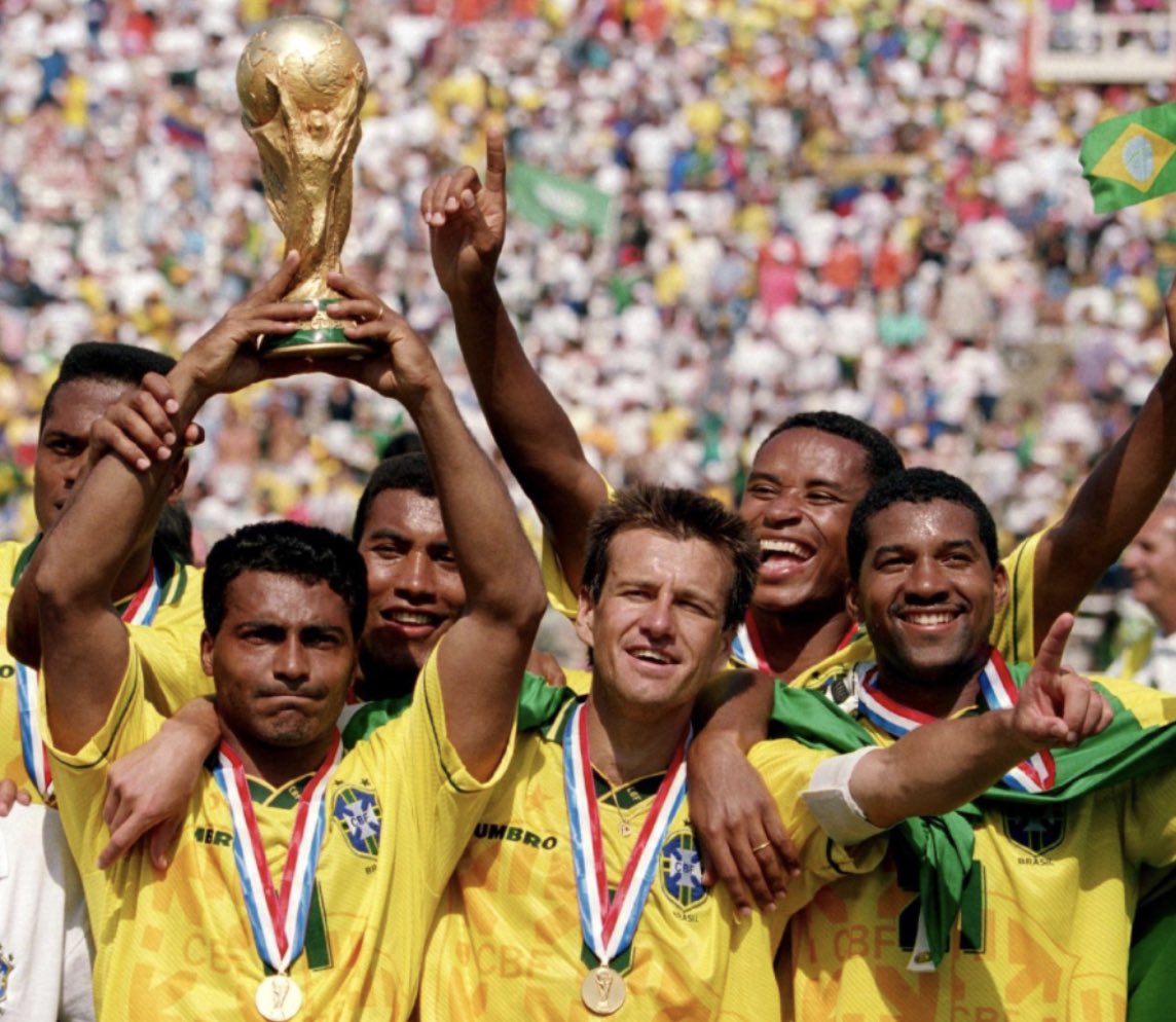 britoleandro's tweet photo. Saudades da época que o Brasil se unia pelo menos para torcer pela seleção na Copa do Mundo. https://t.co/7do2IZY0rW