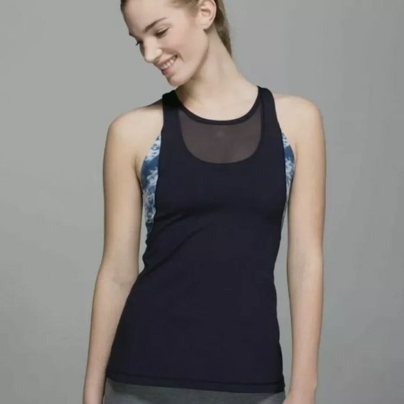 sandraguedes's tweet photo. So good I had to share! Check out all the items I'm loving on @Poshmarkapp #poshmark #fashion #style #shopmycloset #gloriavanderbilt #tshirt #lululemonathletica: https://t.co/G7SgGZc9em https://t.co/uZ48GeWIns