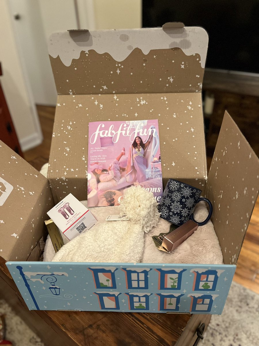 Awesome surprise to have my @FabFitFun box waiting for me after getting home from thanksgiving 😊#fabfitfun #fffgiveaway #ExperienceElDorado @ElDoradoResorts