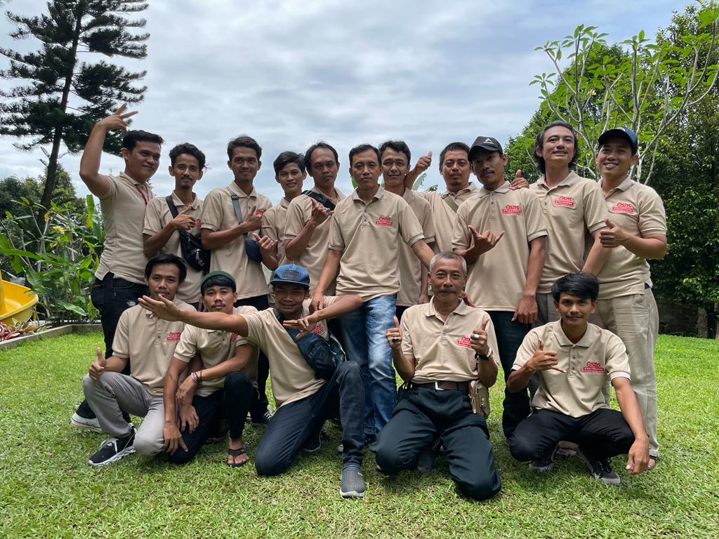 Small team ..be strong ....