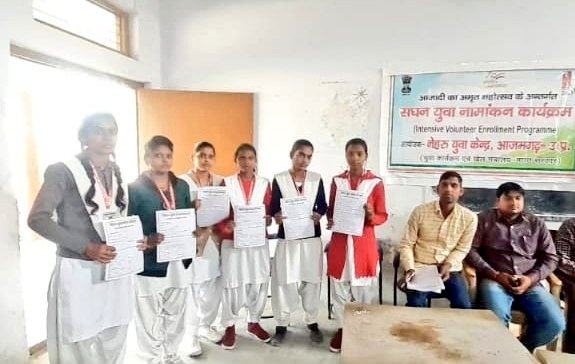 mybharat_azm's tweet photo. Glimpses of the intensive volunteer enrollment program organized by the volunteers of azamgarh 
@Nyksindia @nyks_up
@Anurag_Office  @YASMinistry
@Media_sai @FitIndiaOff
#Volunteers #enrollmentprogram https://t.co/UWpafyviI5