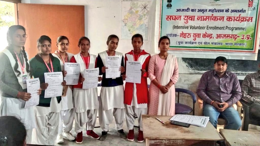 mybharat_azm's tweet photo. Glimpses of the intensive volunteer enrollment program organized by the volunteers of azamgarh 
@Nyksindia @nyks_up
@Anurag_Office  @YASMinistry
@Media_sai @FitIndiaOff
#Volunteers #enrollmentprogram https://t.co/UWpafyviI5
